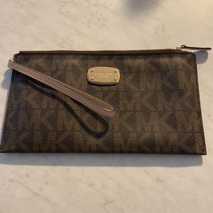 Michael Kors Wristlet
